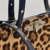 RED Valentino Stud bolso bandolera leopardo - Imagen 4