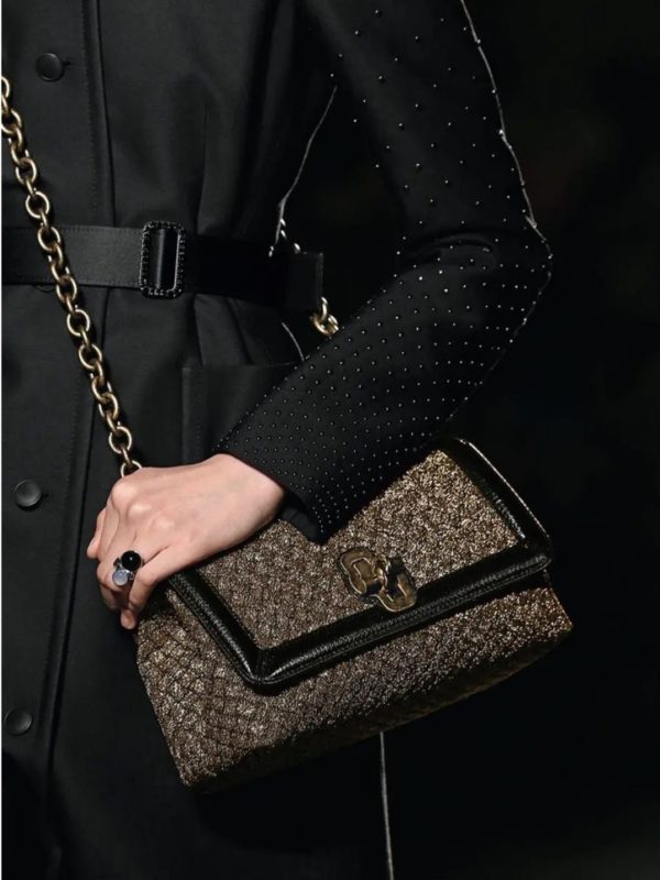 Bottega Veneta Intrecciato Olimpia Knot bolso bandolera dorado Nuevo